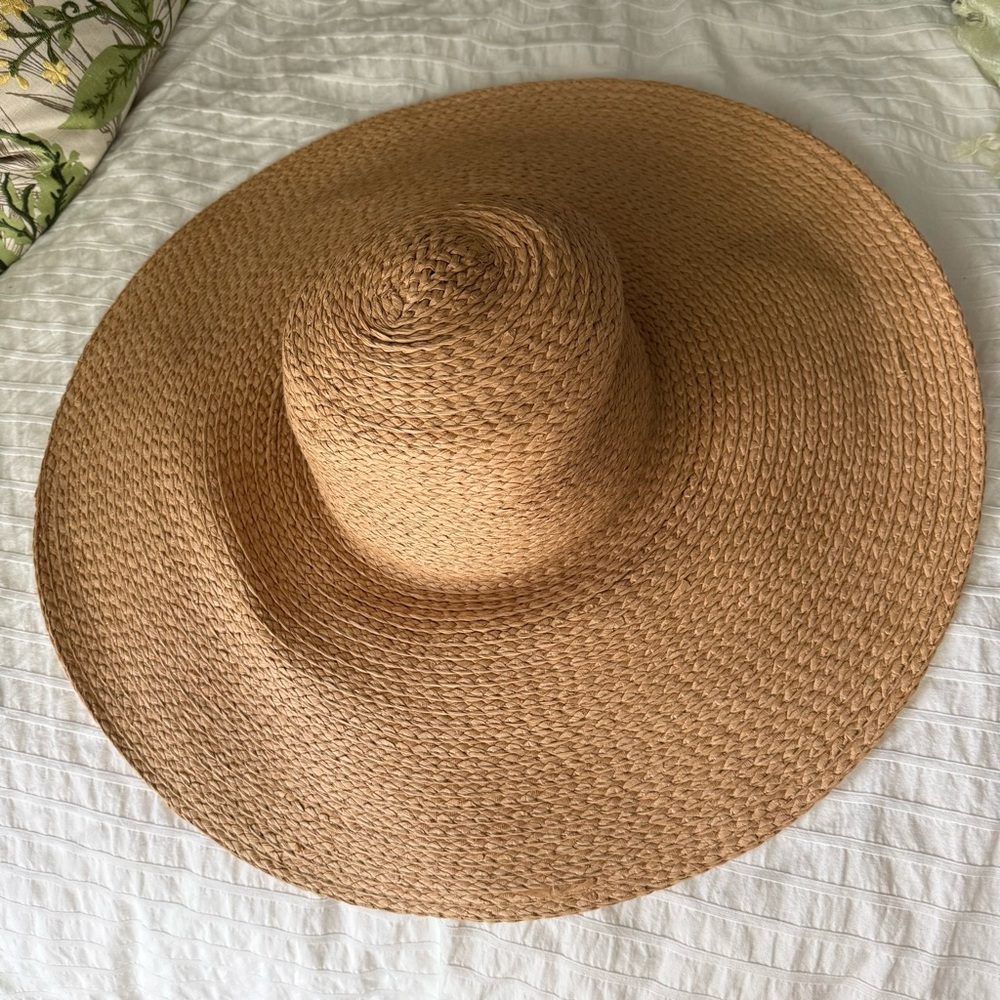 Aritzia Auxiliary Sun Straw Hat